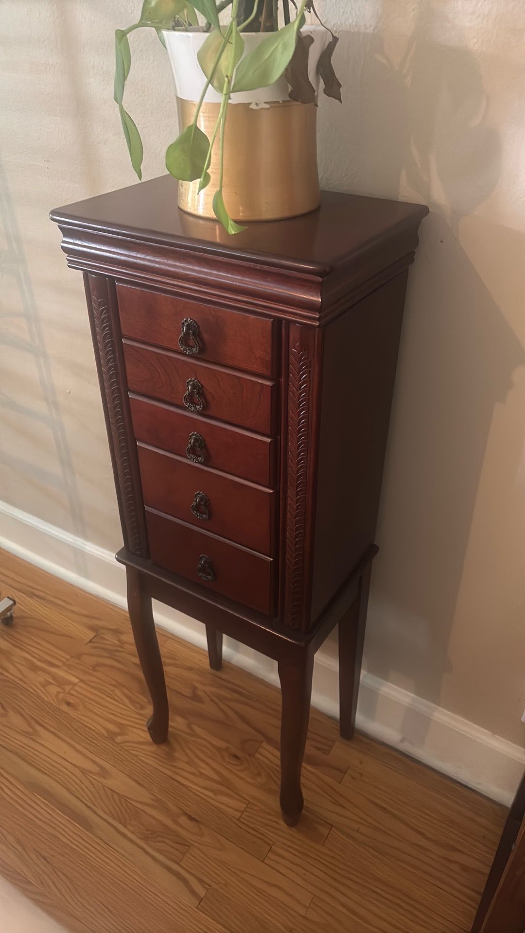 Small dresser