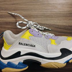 BALENCIAGA TRIPLE S.     women size 7