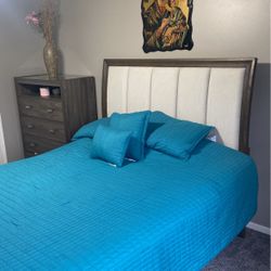 Queen Bed With Drawers $490 