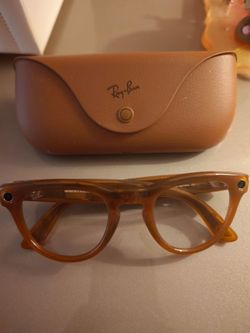 Gen 1Ray-Ban Meta Smart Glasses with Case