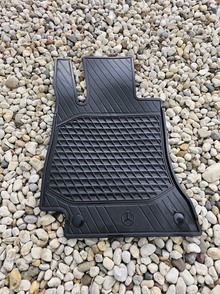 Mercedes Benz E Class 17-20 Floor Mats