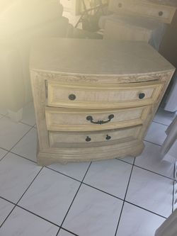 LIGHT WOOD NIGHTSTAND TABLES(2)