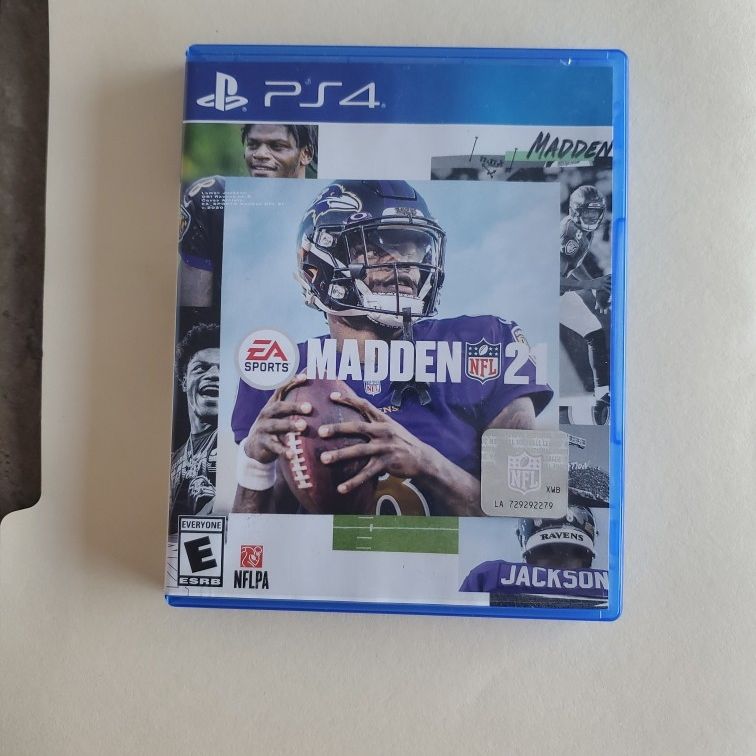 Madden 21 PS4 , NFL Game and Case in very good condition