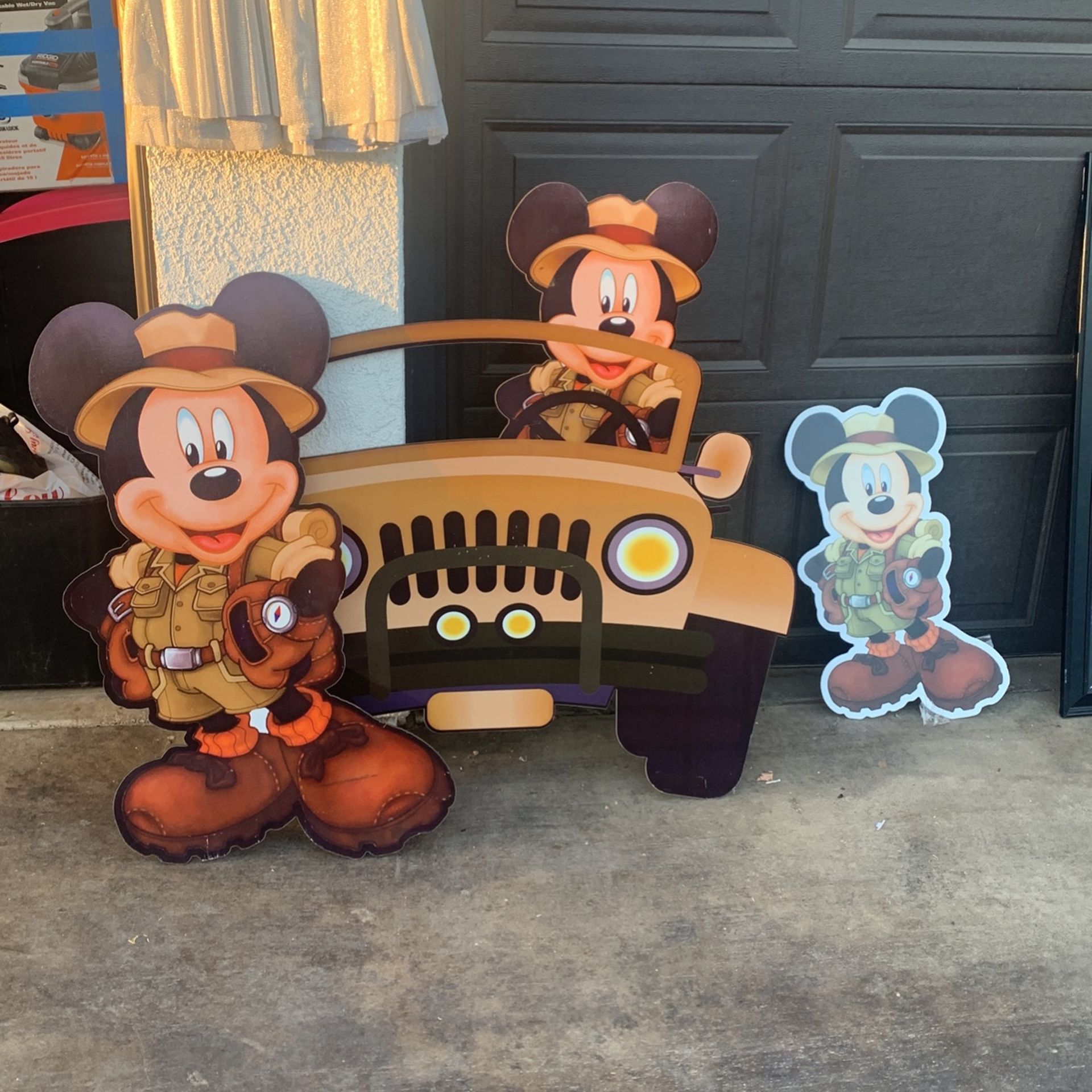 Safari theme Mickey