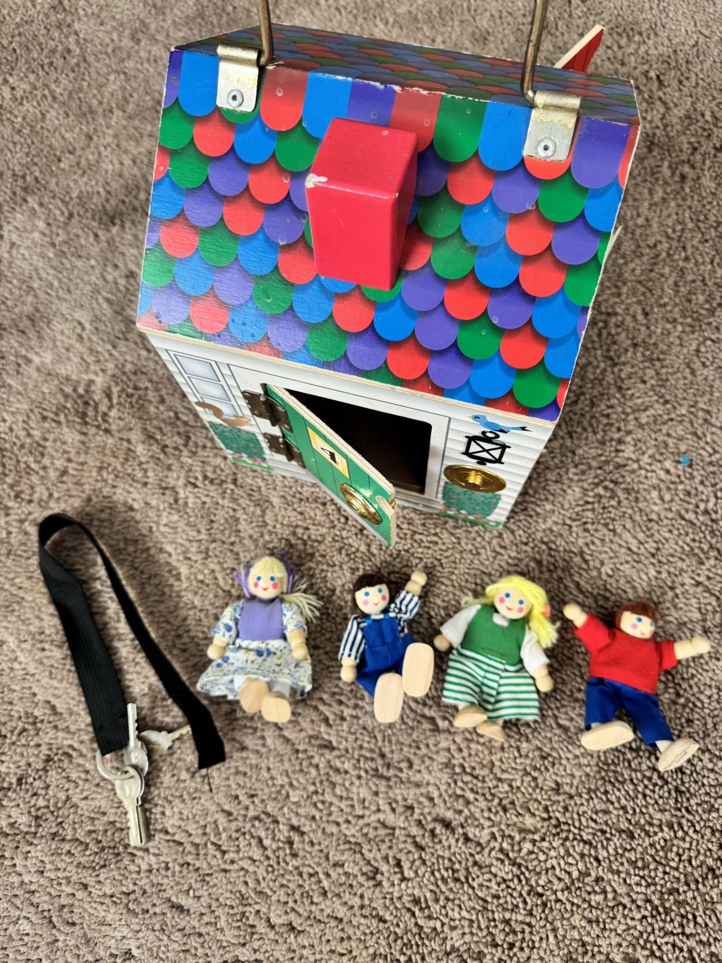 Melissa & Doug Doorbell House