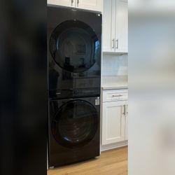 Samsung WH46DBH500EV Stacked Washer Dryer Set, Electric - Like New - 2026 - Vancouver, WA
