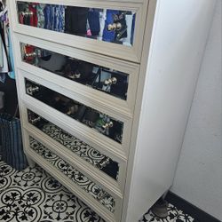 ZGallery 5 Drawer Chest