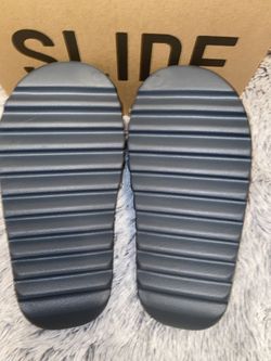 Yeezy Slide Slate Marine - Size 7 for Sale in Leander, TX - OfferUp