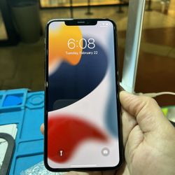 Like New iPhone 11 Pro Max 64 GB Unlocked