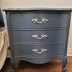 Bedroom Set, Dresser And Two Night Tables Side Tables Vintage