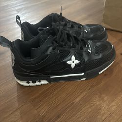 Louis Vuitton black and white skates 