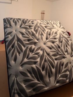 King mattress/box spring & headboard