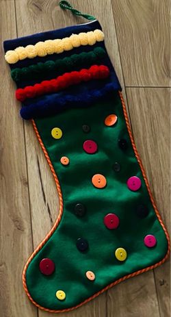 Crate & Barrel Wool 52” Christmas Tree Skirt + 2 Stockings. Vintage/Rear Find! Cottagecore Charm .