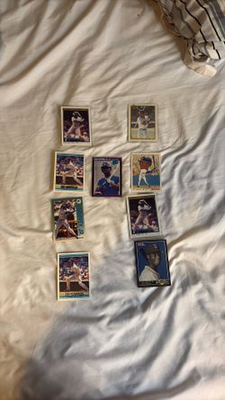 KEN GRIFFEY JR LOT WITH HIS ROOKIE CARD. BUY HIS ROOKIE CARD GET DISCOUNTS FOR OTHERS DM FOR PRICES!