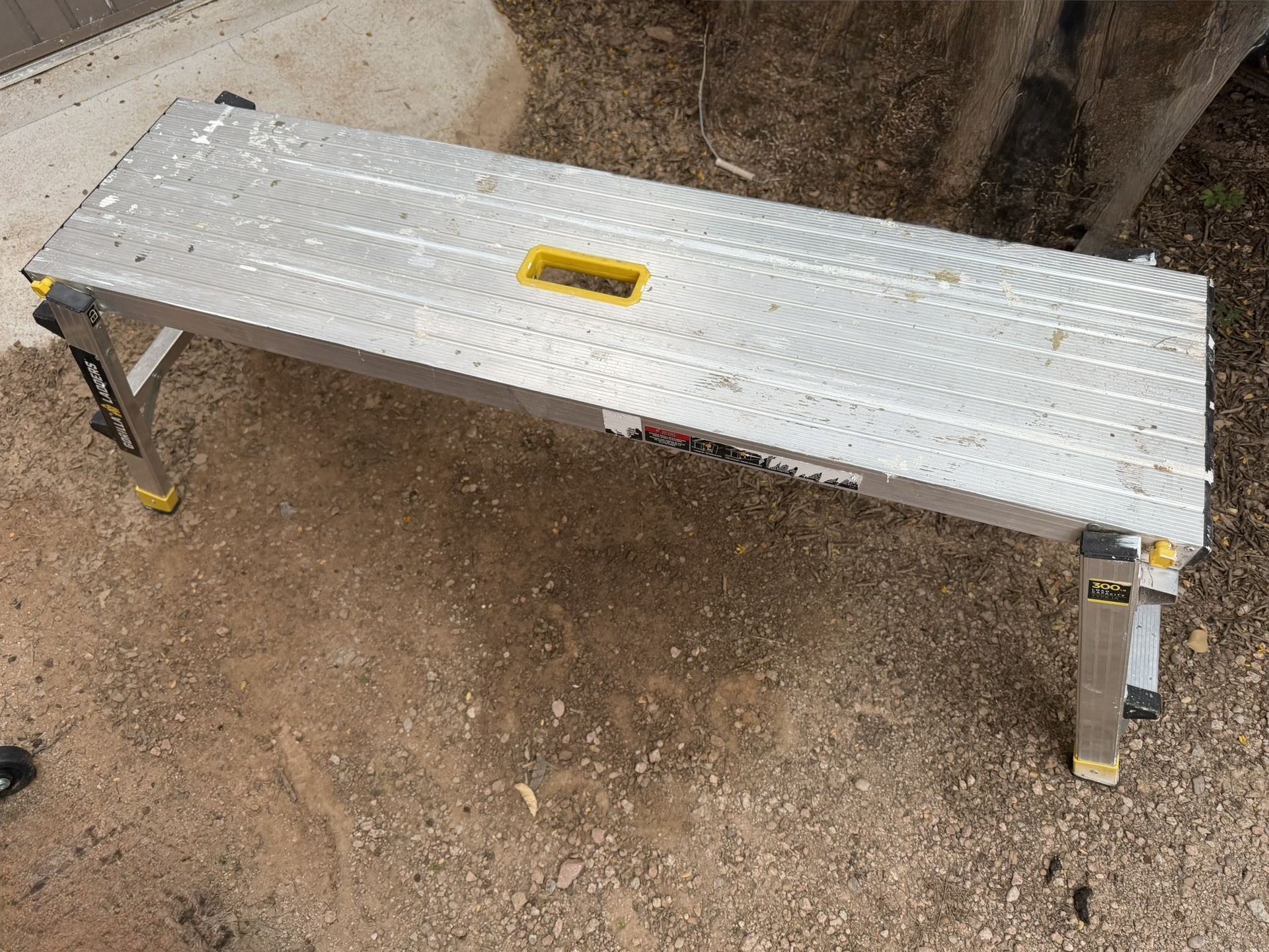 Gorilla Ladders Platform