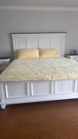 Moving Sale – Furniture & Home Bundle – King Bed, Sofa, Dining Set, TV & More