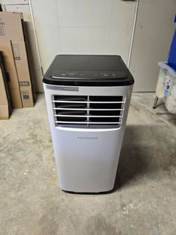 Frigidaire 5,500 (DOE) BTU Portable Air Conditioner