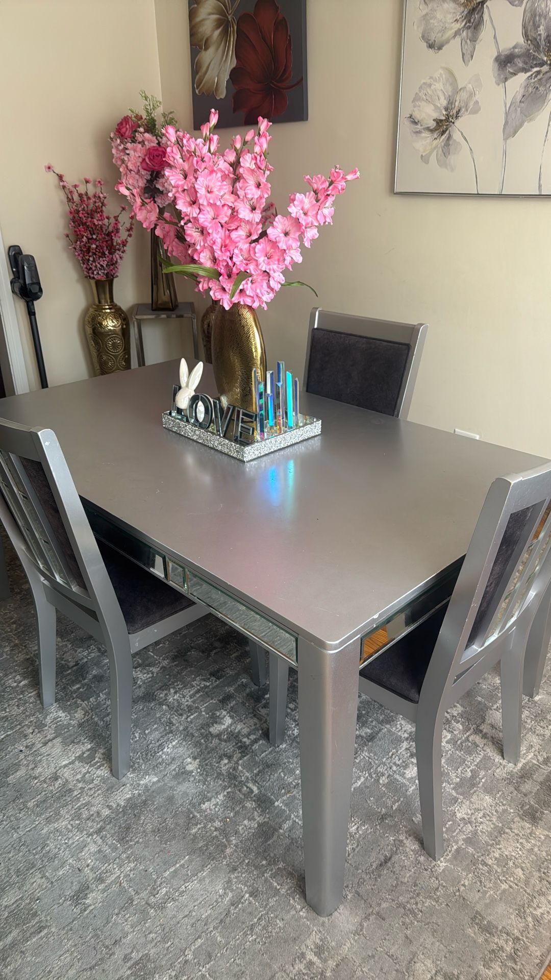 Dining Room table Set (Includes 4 Chairs)