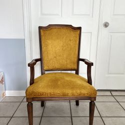 Vintage Arm Side Chair