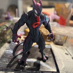 Mewtwo Venom figure