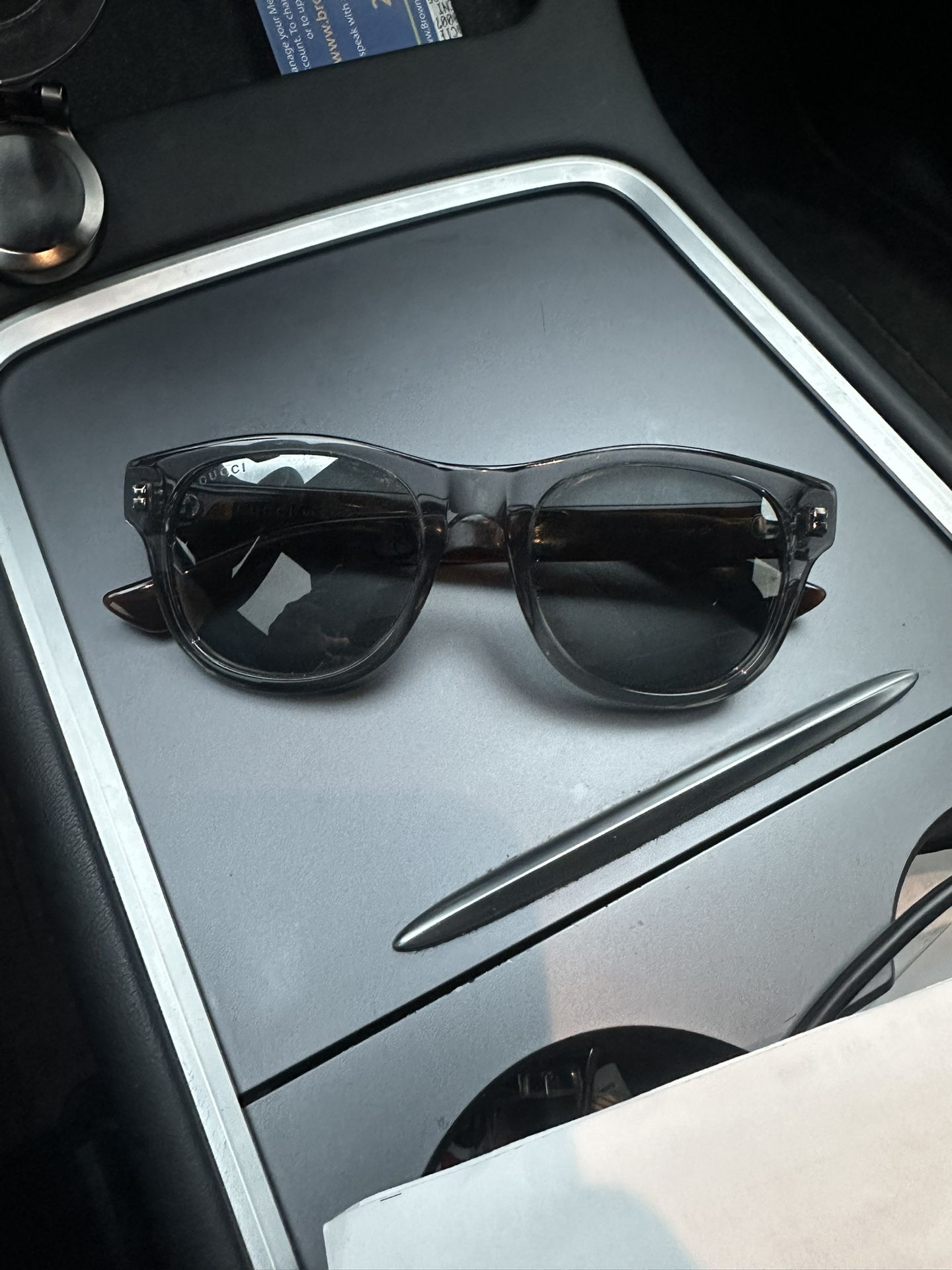 Gucci Sun glasses
