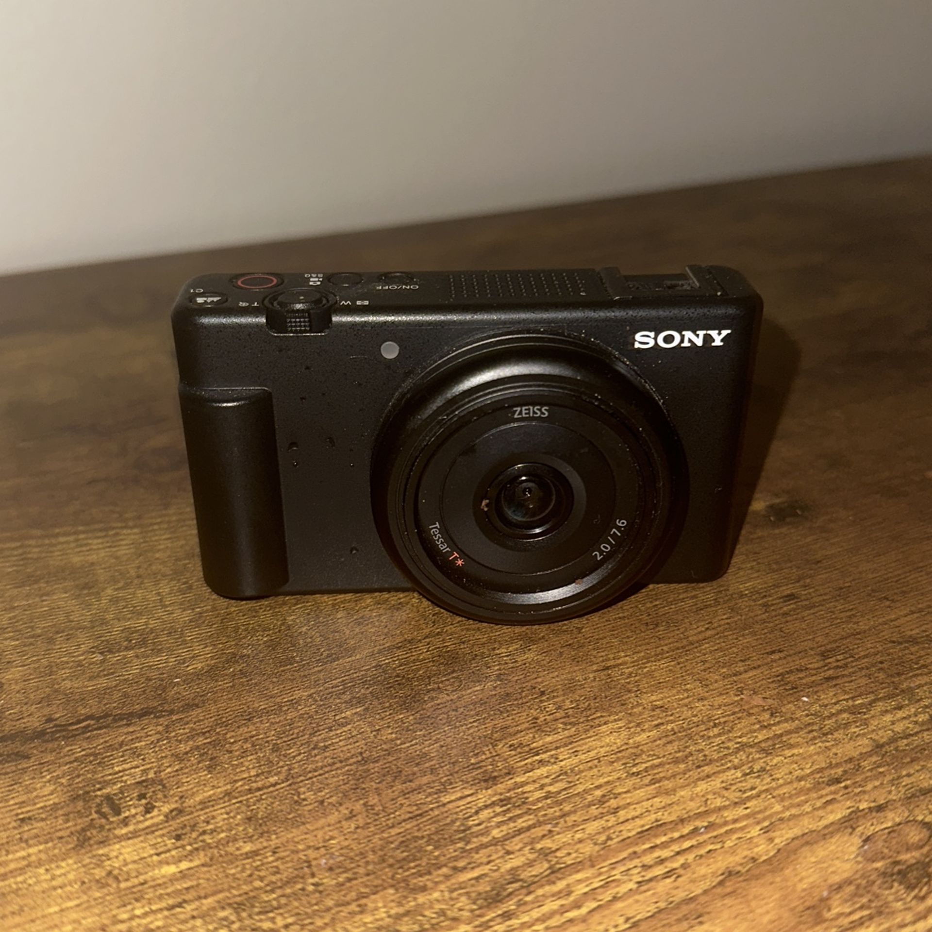 Sony Zv - 1f