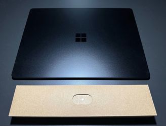 NEW Microsoft Surface Laptop 5 - 13.5" TouchScreen (16GB RAM, 256GB SSD, Intel Core i7 12th Gen)