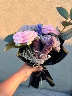 Beautiful crochet flower bouquet