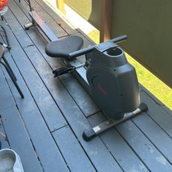 Health And Fitness Row Machine 