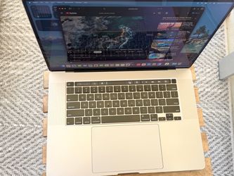Apple 2019 MacBook Pro 💻 16-inch 2.6 GHz i7 16Gb/500 ssd Touchbar Laptop