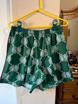 COLLECT & SELECT BASKETBALL SHORTS