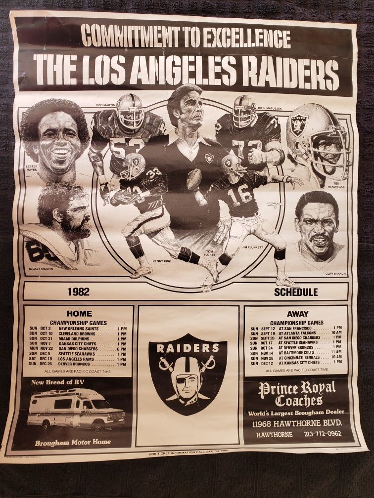 LOS ANGELES RAIDERS 1982 MANCAVE POSTER/CALENDAR