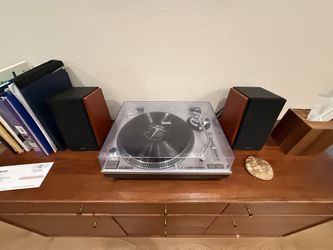 Audio - Technica AT-LP120-series Turntable And Speakers