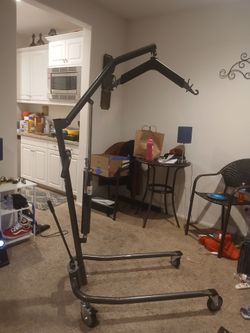 Brand new hoyer lift