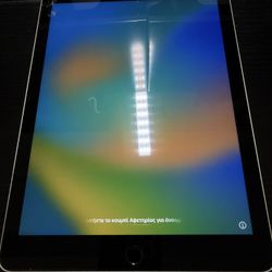 Ipad 5th Generation - Excellent Shape