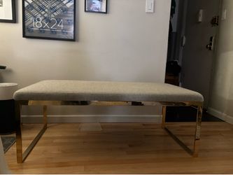 Seating bench (light gray) with gold legs