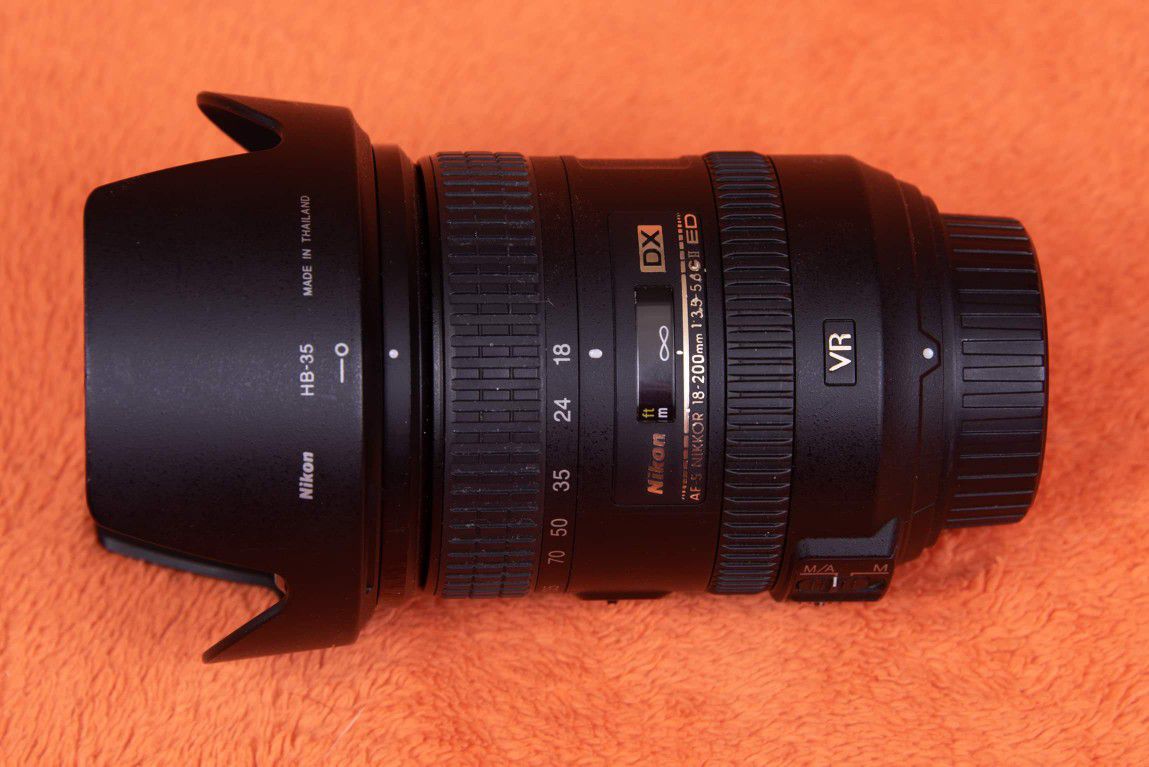 Nikon 18-200mm Lens