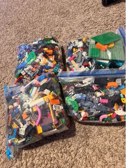 Legos/lego minifigures