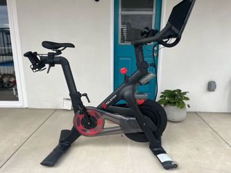 Peloton bike trainer