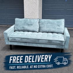 Modern Couch (FREE DELIVERY)