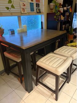 Great Veca Solid Wood Dining Table