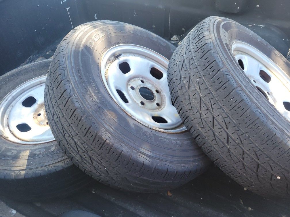 I Have 3 2017 Dodge Ram 1500 5 Lug Stocks Tire Size  265/70/r17  80% Thread STILL HOLD Air