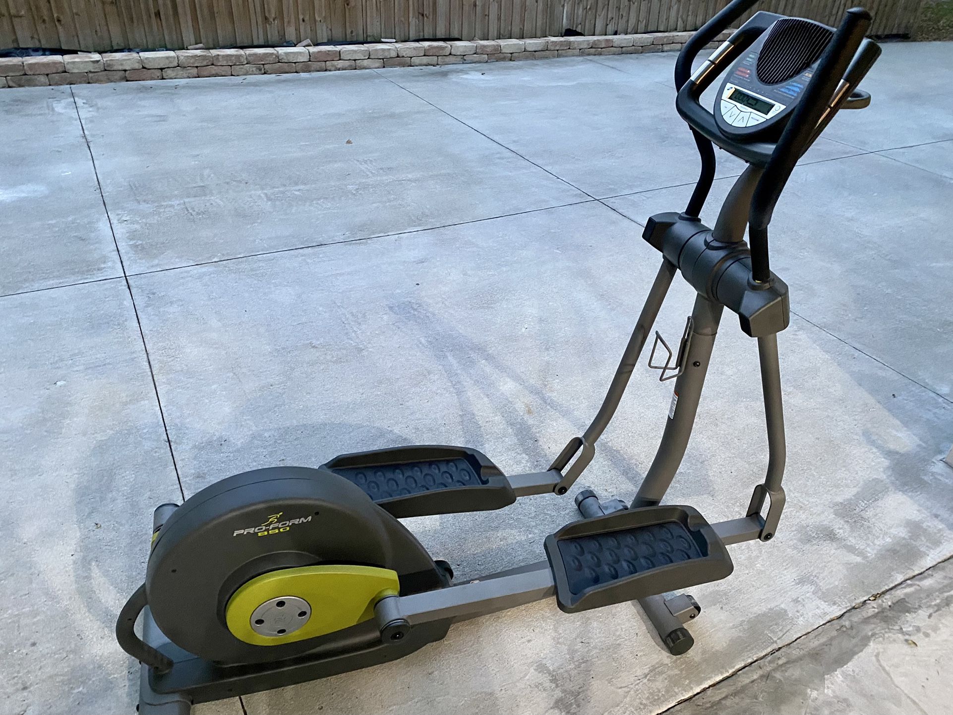 ProForm 850 SpaceSaver Elliptical Trainer