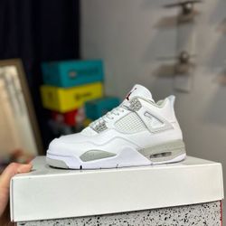 urgent sale！！Air Jordan 4 white Oreo