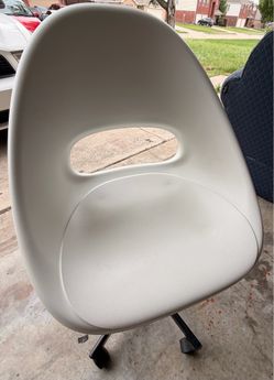 Swivel Chair and Side Table