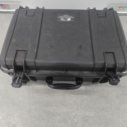 Case Club 8 Pistol Case On Wheels