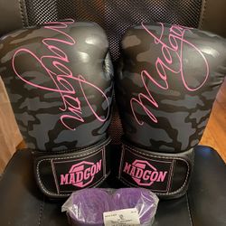 Women’s Boxing Gloves With Hand Wraps 