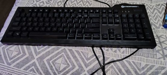 Gaming keyboard cyborg power PC and gaming mouse ibuypower