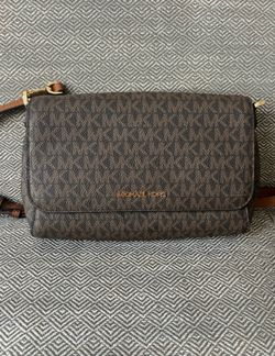 Michael kors small crossbody