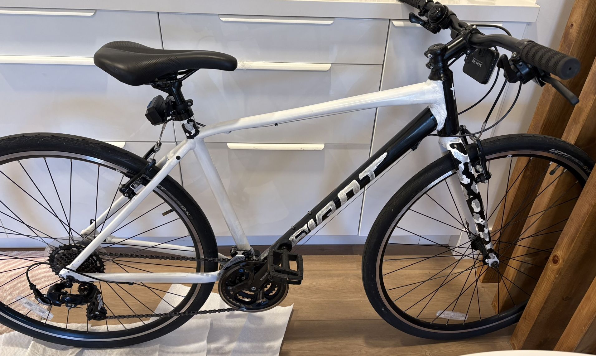 Giant Escape 3 Hybrid Mountain Trail Road Bike